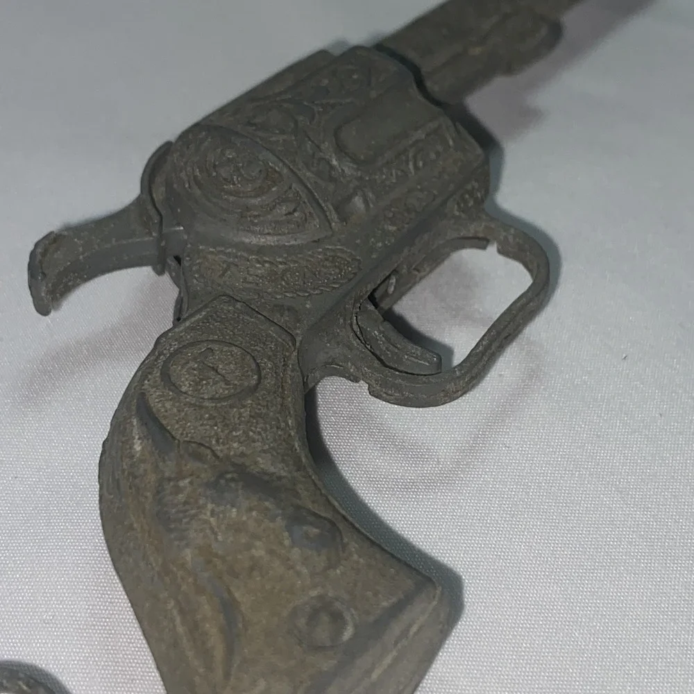 TWO Vintage 50s‎ TOY Cap Guns Hubley single shot TX and Kusan INC Nash, TN
